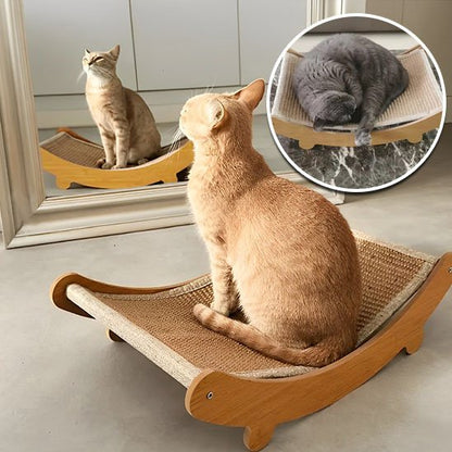 chat roux assis sur un griffoir chat design en bois avec surface en sisal