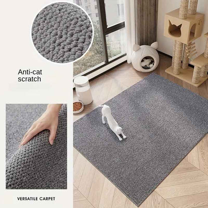 Tapis griffoir gris pour chat avec gros plan sur la texture résistante et vue d ensemble dans une pièce lumineuse

